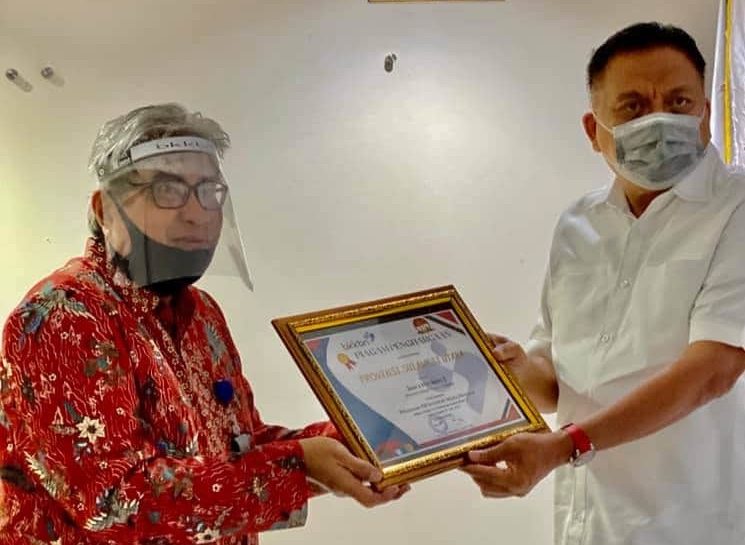 Terbaik Pelayanan KB Sejuta Akseptor, Gubernur Sulut Terima Penghargaan